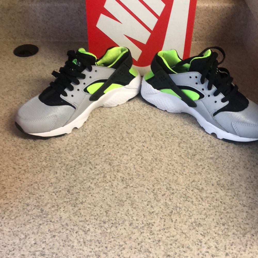 Nike Slime Green Huarache Run - Picture 6 of 7